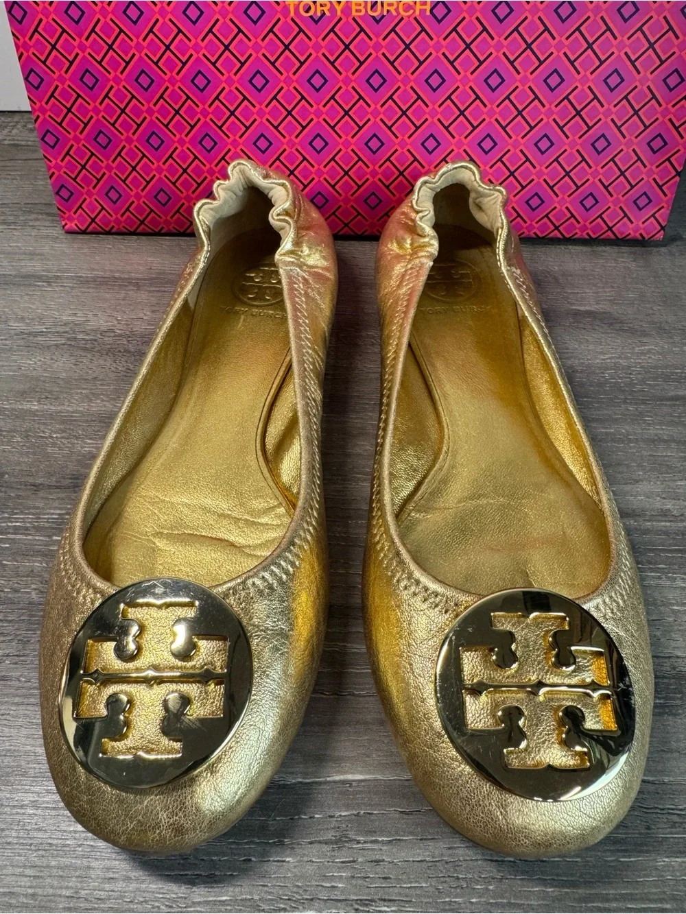 Tory Burch Reva Metallic Gold Logo Ballet Flats size 9.5 EUC